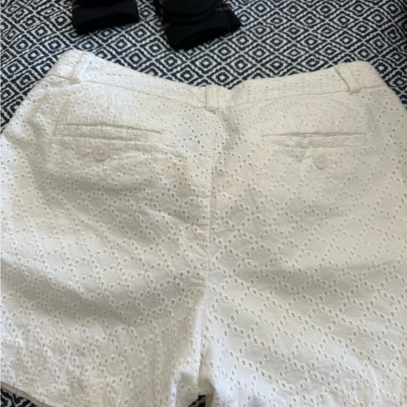 6P petite white shorts - Picture 6 of 7